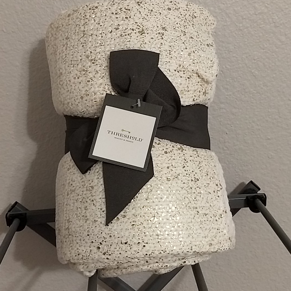 Gold and white throw
